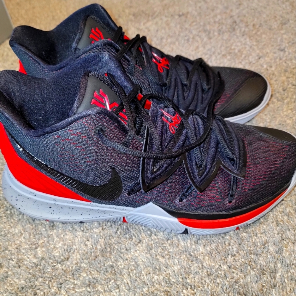 Mens Kyrie Nike Basketball Shoes